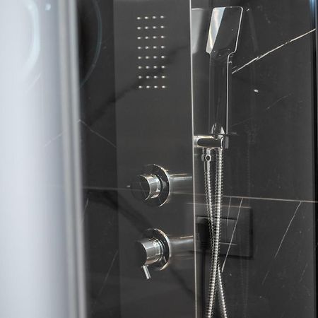 Ameli Home Luxury Apartment Taranto Exterior foto